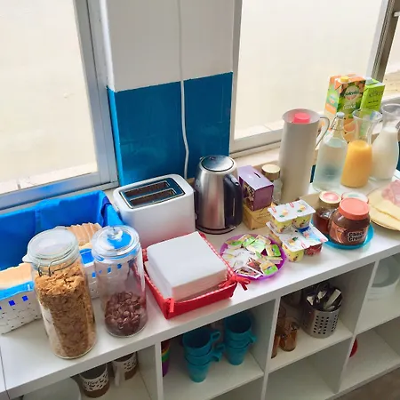 Surfer's Den 호스텔 *