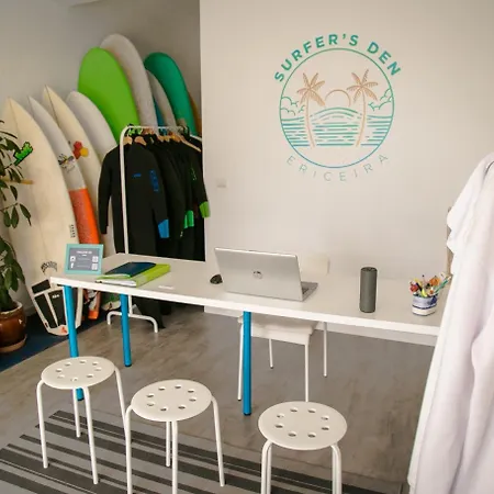 Surfer's Den 호스텔 에리세이라