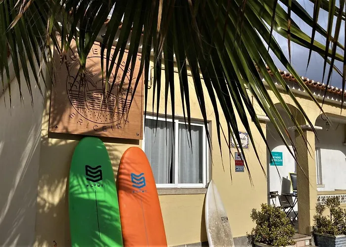 Surfer's Den Hostel *