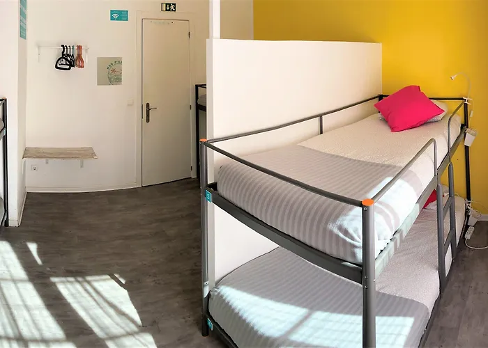 Hostel Surfer's Den Ericeira