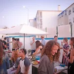 Surfer's Den * Ericeira