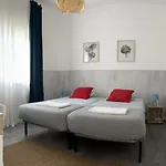 Surfer's Den Ericeira