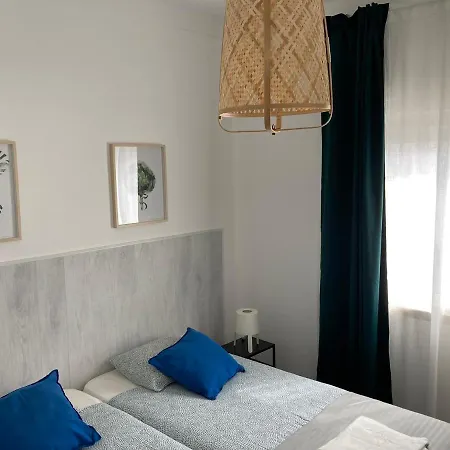 Hostel Surfer's Den