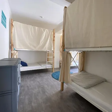 Surfer's Den Hostal