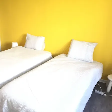 Surfer's Den Hostel Ericeira