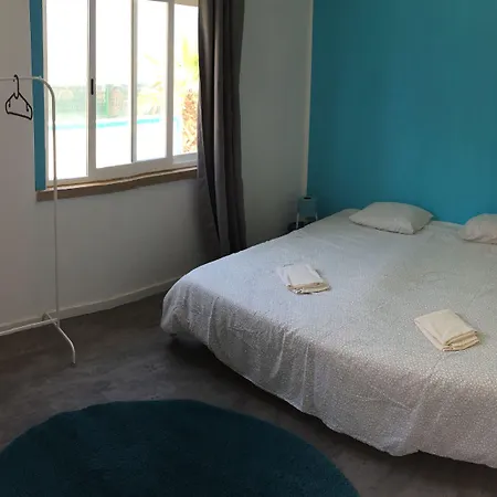 Surfer's Den Hostal *