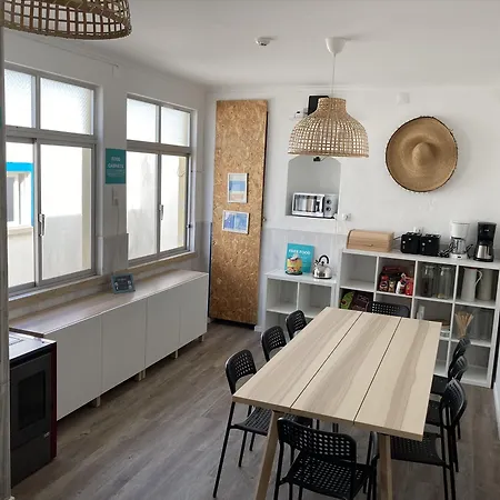 Surfer's Den Hostel Ericeira