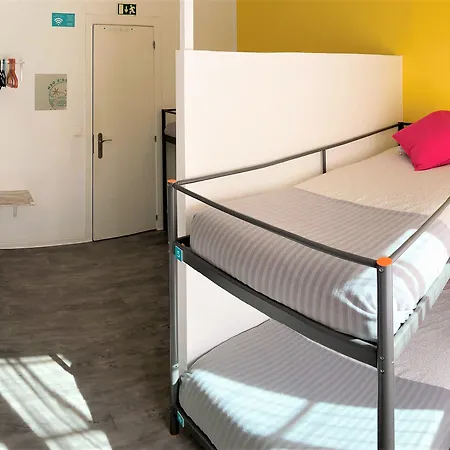 Hostel Surfer's Den Ericeira