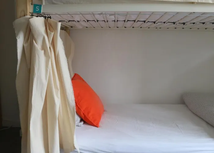 Surfer's Den بيت شباب *