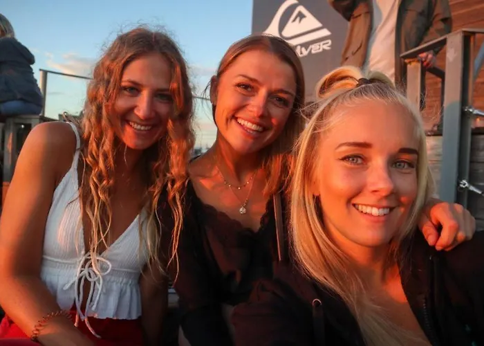 Surfer's Den إيريسييرا