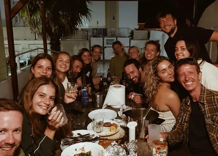 Surfer's Den بيت شباب إيريسييرا