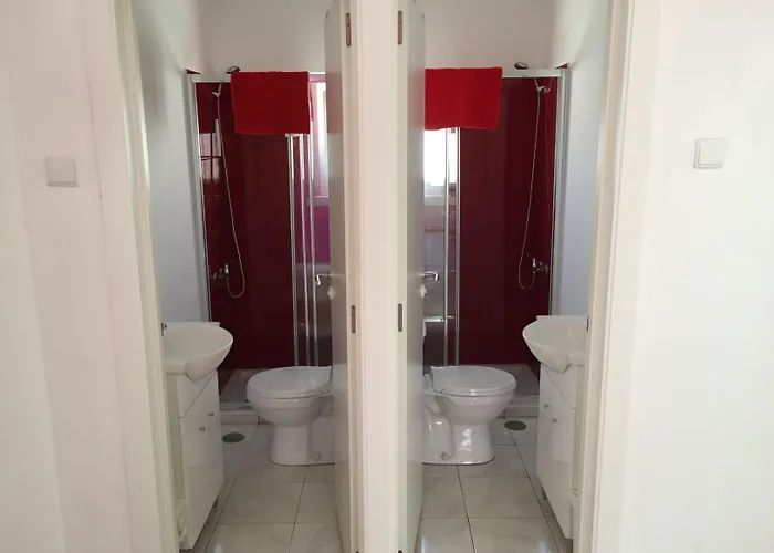 Surfer's Den بيت شباب