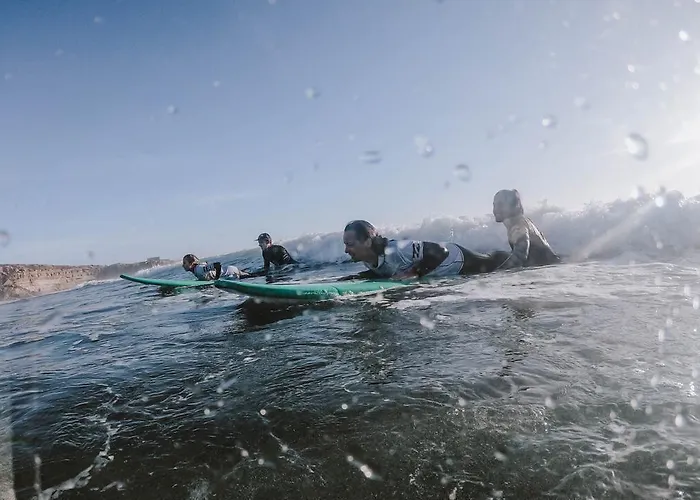 Surfer's Den بيت شباب