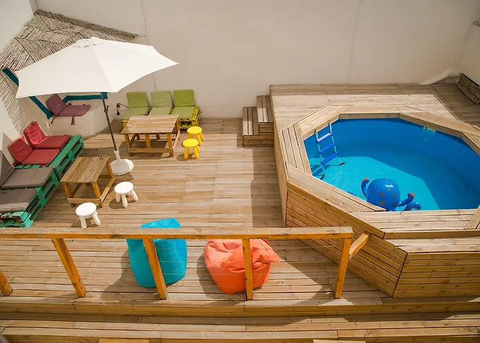 Surfer's Den *