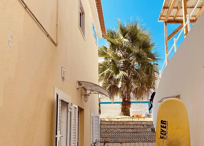 بيت شباب Surfer's Den إيريسييرا